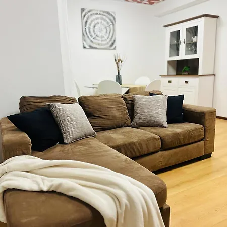 Almeida's House By Ferias Em Figueira *