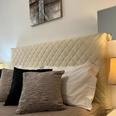 Almeida's House By Ferias Em Figueira